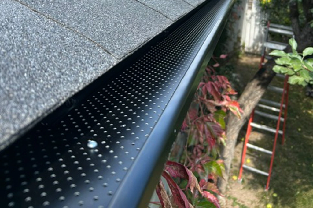 Eavestrough Installation